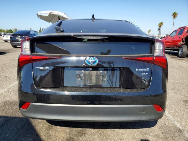 2022 TOYOTA PRIUS