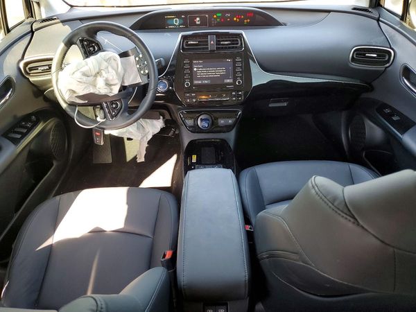 2022 TOYOTA PRIUS