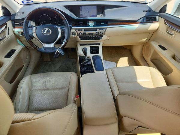 2014 LEXUS ES