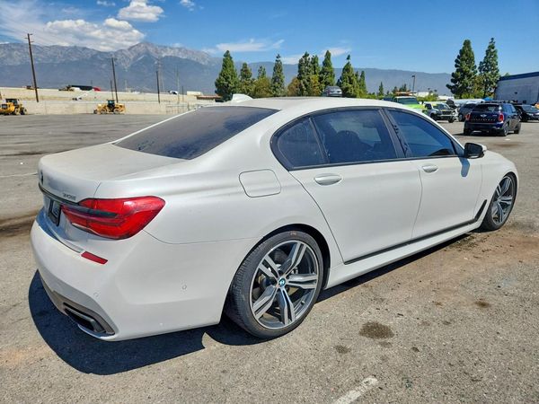 2019 BMW 740