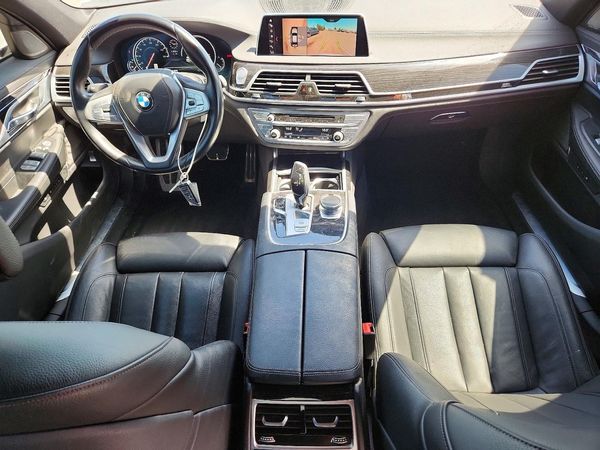 2019 BMW 740