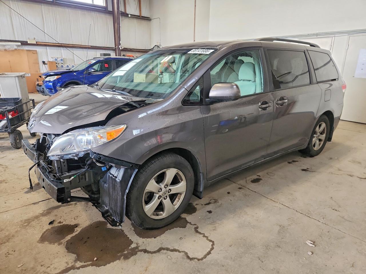 2013 TOYOTA SIENNA
