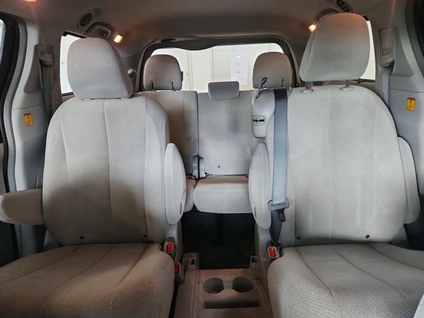 2013 TOYOTA SIENNA