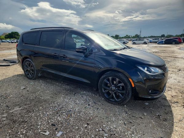 2018 CHRYSLER PACIFICA