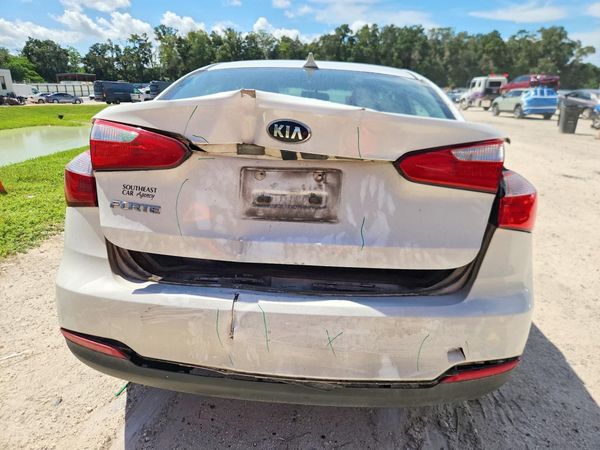 2016 KIA FORTE GL (Middle-Low Grade)