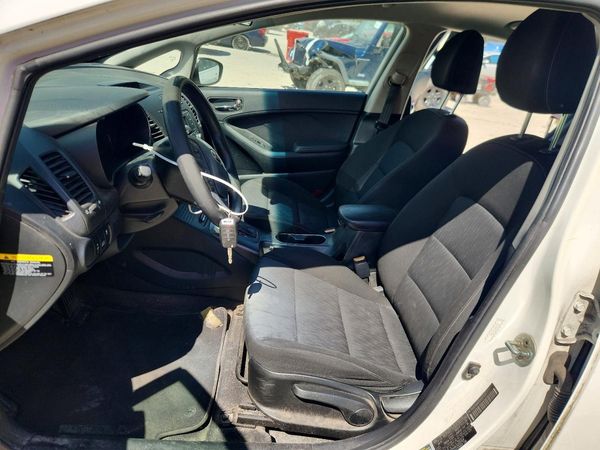 2016 KIA FORTE GL (Middle-Low Grade)