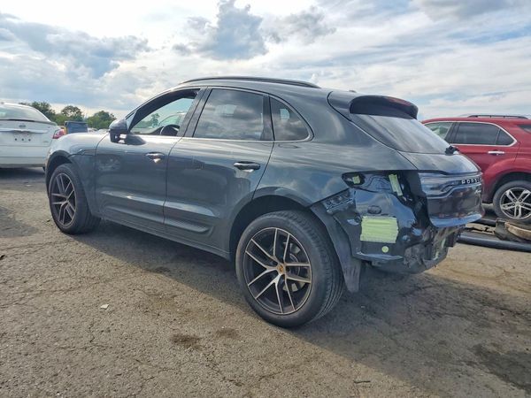 2025 PORSCHE MACAN