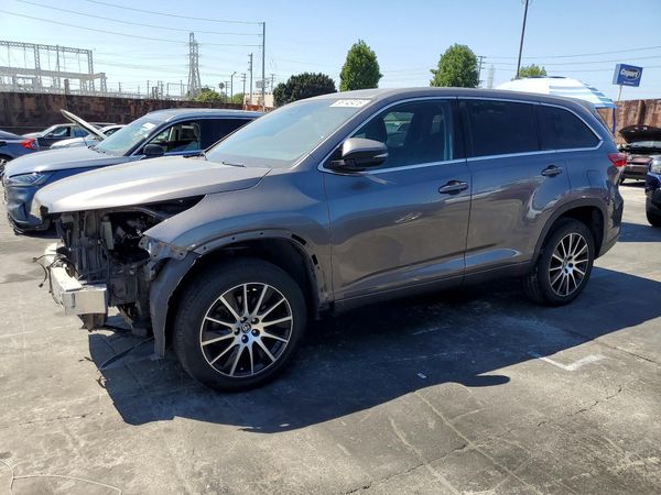 2018 TOYOTA HIGHLANDER