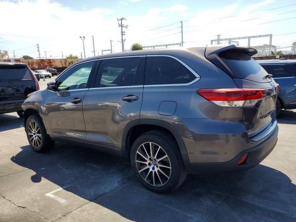 2018 TOYOTA HIGHLANDER