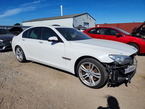 2014 BMW 7 SERIES — Passenger 3/4