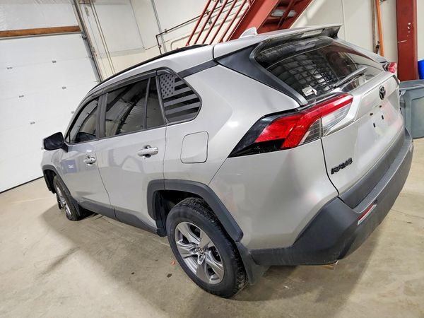 2022 TOYOTA RAV4 XLE