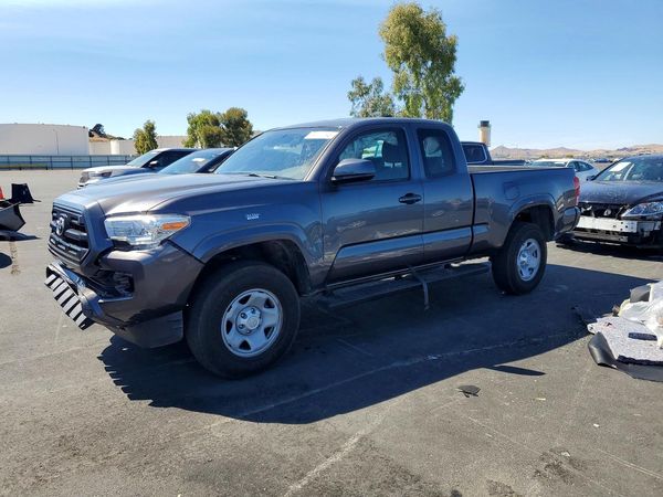 2017 TOYOTA TACOMA