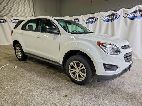 2017 CHEVROLET EQUINOX LS — Passenger 3/4