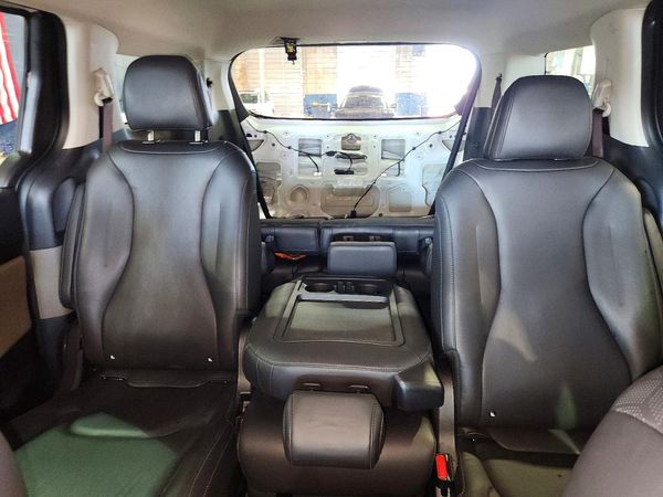 2026 KIA CARNIVAL LX, LXS