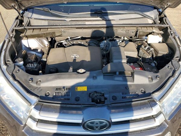 2019 TOYOTA HIGHLANDER