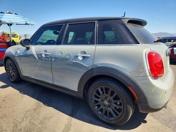 2018 MINI COOPER