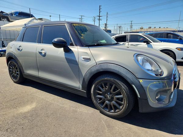 2018 MINI COOPER