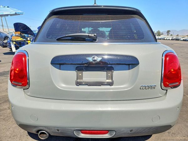 2018 MINI COOPER