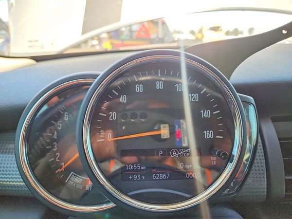 2018 MINI COOPER