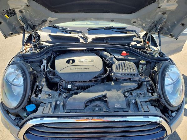 2018 MINI COOPER