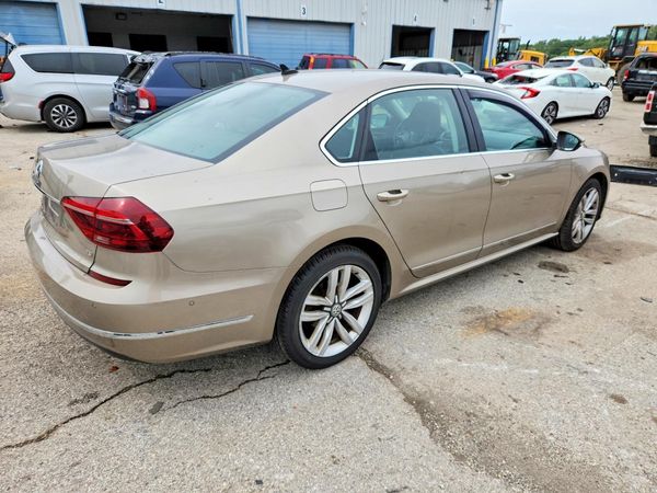 2017 VOLKSWAGEN PASSAT