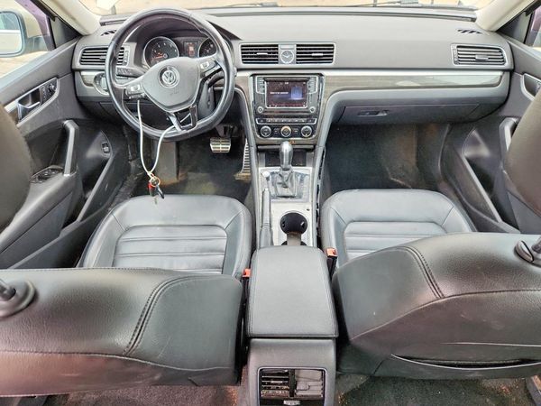 2017 VOLKSWAGEN PASSAT