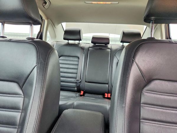 2017 VOLKSWAGEN PASSAT