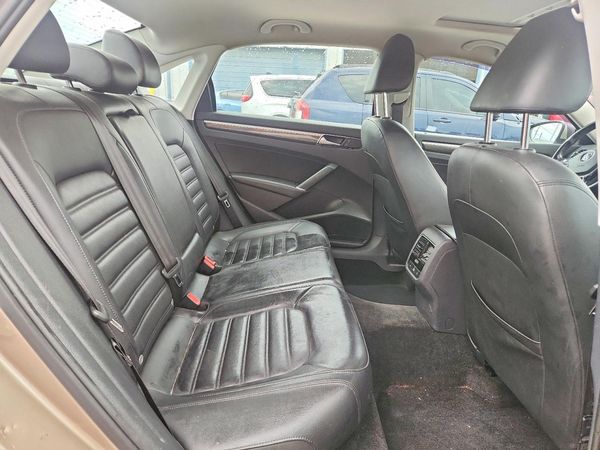 2017 VOLKSWAGEN PASSAT