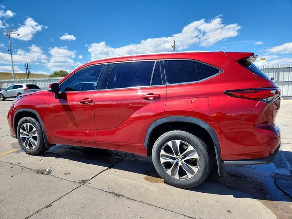 2022 TOYOTA HIGHLANDER