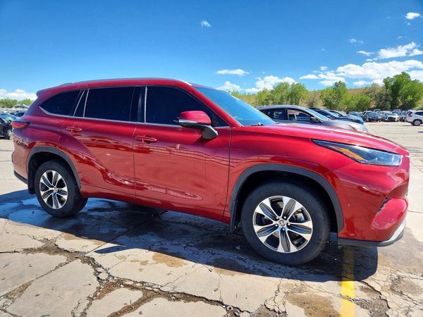 2022 TOYOTA HIGHLANDER