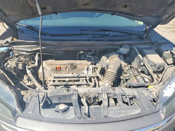 2013 HONDA CRV LX — Engine bay