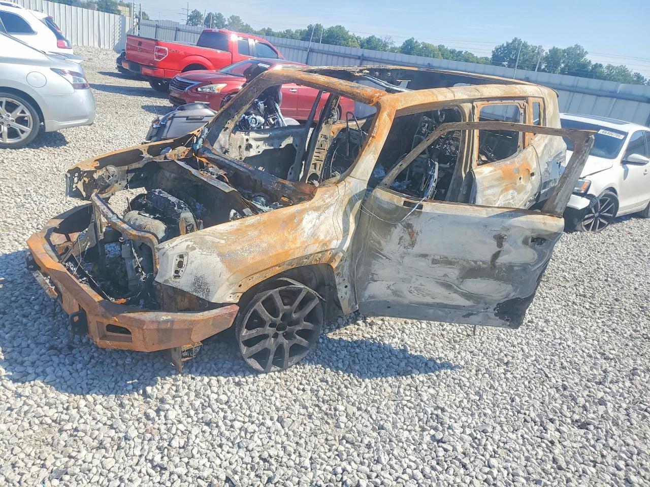 2016 JEEP RENEGADE — Front 3/4