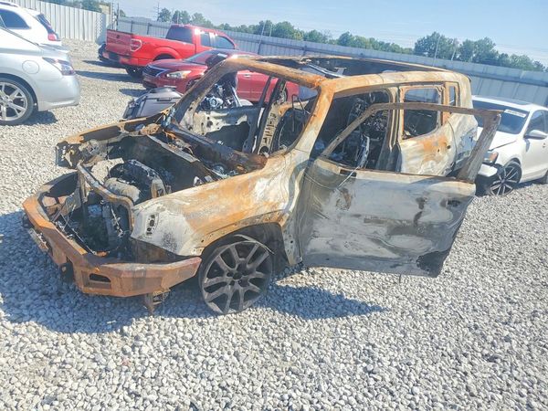 2016 JEEP RENEGADE — Front 3/4