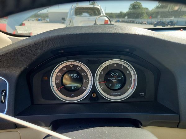 2013 VOLVO S60