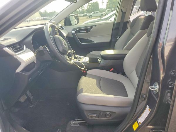 2025 TOYOTA RAV4 XLE — DENT
