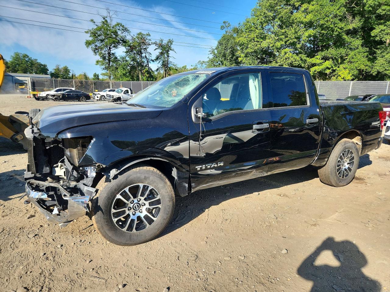 2024 NISSAN TITAN Crew Cab