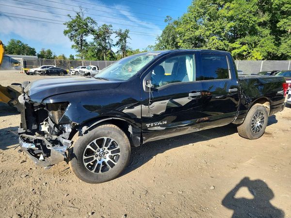 2024 NISSAN TITAN