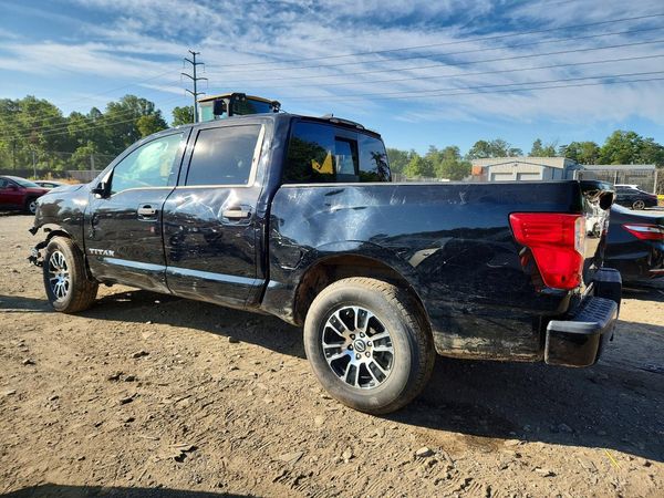 2024 NISSAN TITAN Crew Cab