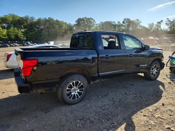 2024 NISSAN TITAN Crew Cab