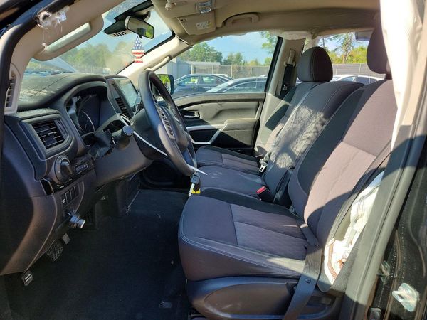 2024 NISSAN TITAN Crew Cab