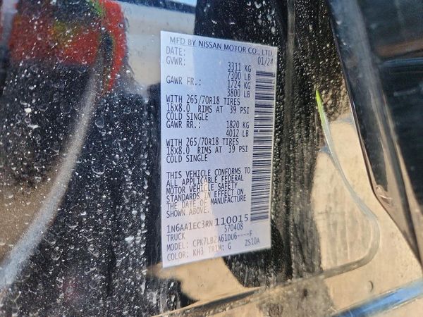 2024 NISSAN TITAN Crew Cab