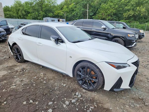 2021 LEXUS IS