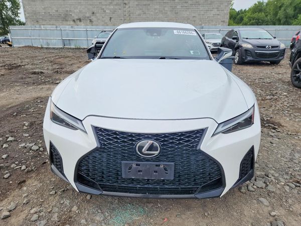 2021 LEXUS IS
