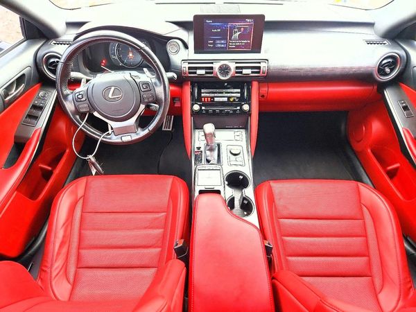 2021 LEXUS IS