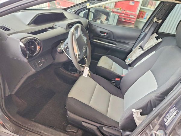 2015 TOYOTA PRIUS — DENT