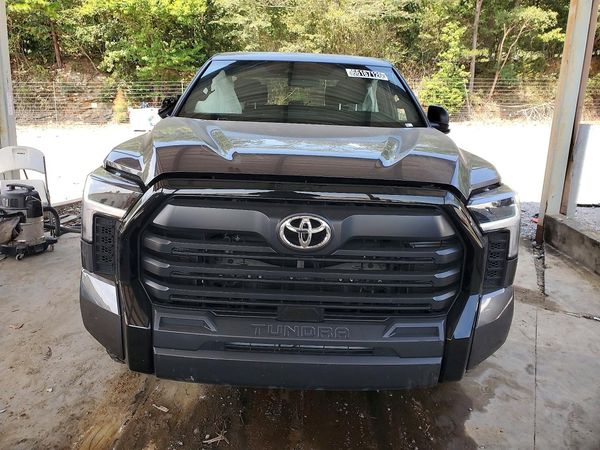 2025 TOYOTA TUNDRA SR