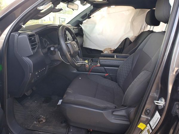 2025 TOYOTA TUNDRA SR