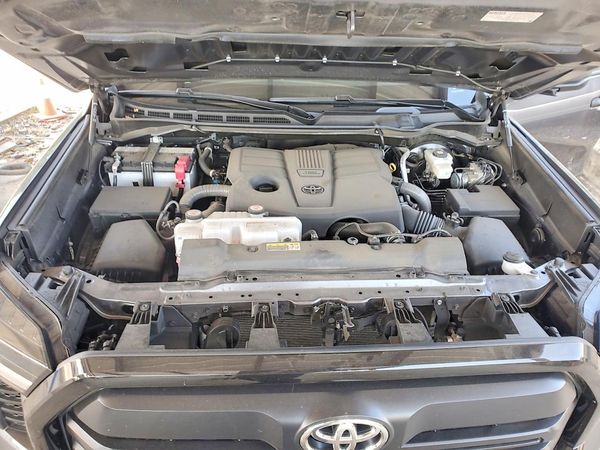 2025 TOYOTA TUNDRA SR