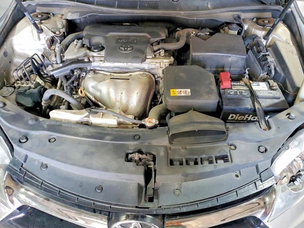 2017 TOYOTA CAMRY LE/SE/XLE/XSE — Engine bay