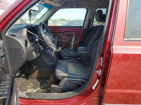 2016 JEEP PATRIOT Latitude — DENT